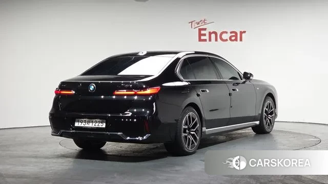 BMW 7 Series (G70) 2025 Черный из Кореи