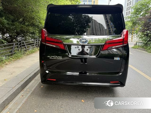 Toyota Elfa 2022 Черный из Китая