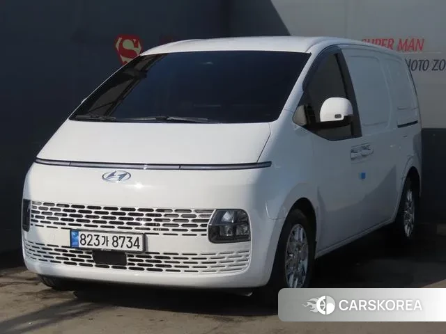 Hyundai Staria 2023 Белый из Кореи