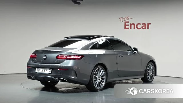 Mercedes-Benz E-Class W213 2021 Серый из Кореи