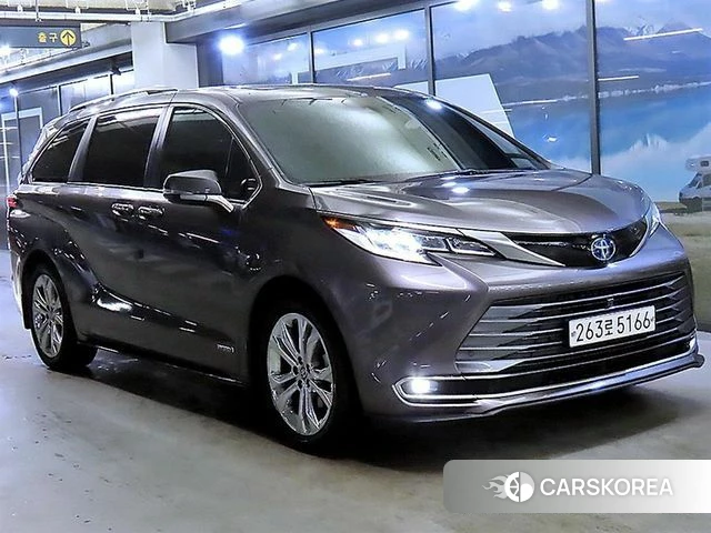 Toyota Sienna 4th Generation 2021 Серый из Кореи