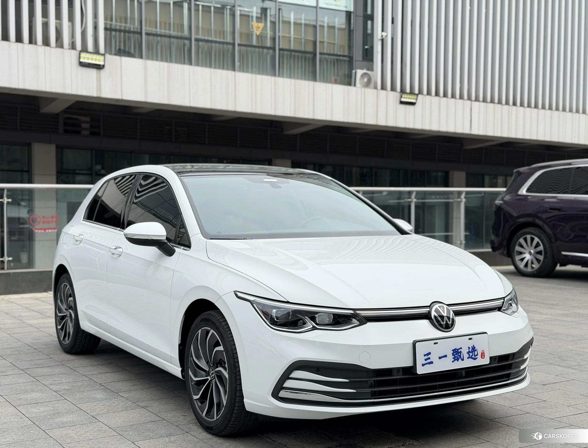 Volkswagen Golf 2022 Белый из Китая