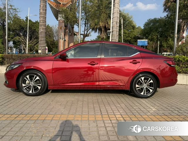 Nissan Xuan Yi 2020 Красный из Китая