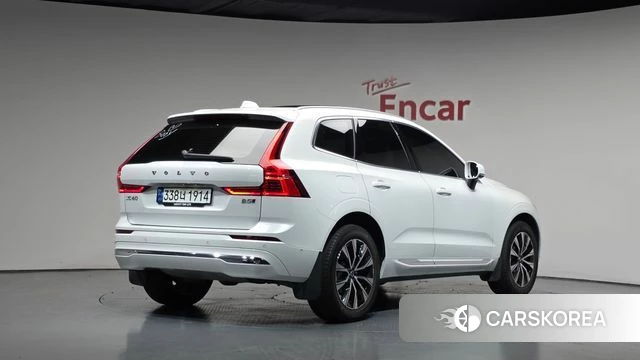 Volvo XC60 second Generation 2023 Белый из Кореи
