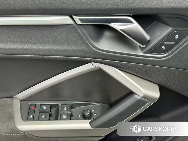 Audi Q3 2021 Белый из Китая
