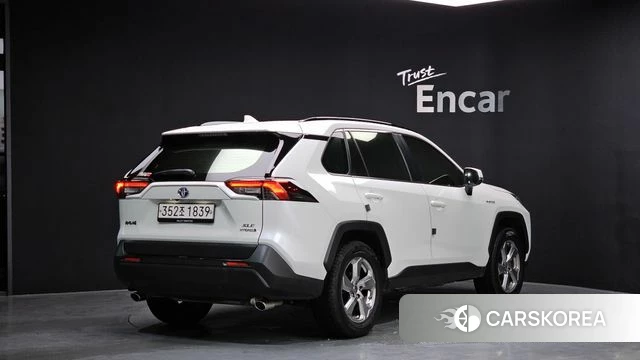 Toyota RAV4 5th Generation 2021 Белый из Кореи