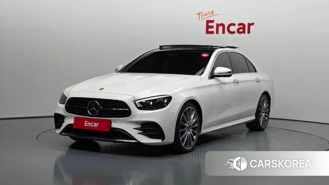 Mercedes-Benz E-Class W213 2021 Белый из Кореи