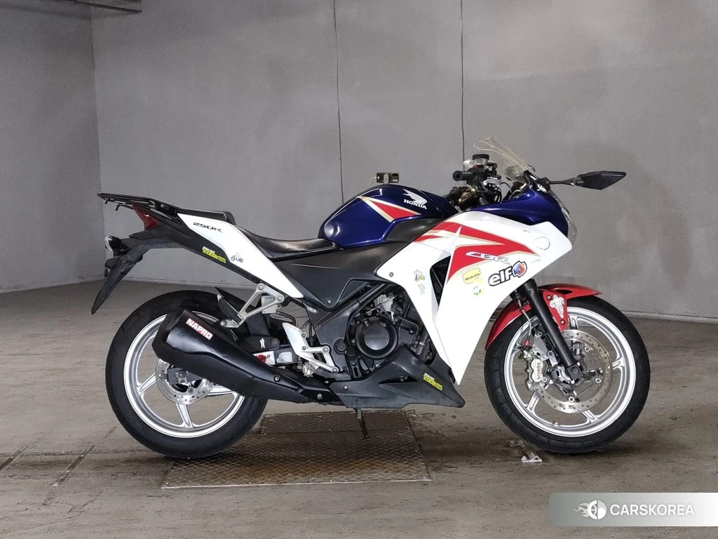 Проданный Honda CBR250R 2011 из Японии, фото 2