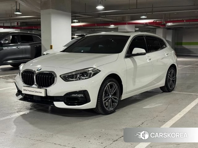 BMW 1 Series (F40) 2023 Белый из Кореи