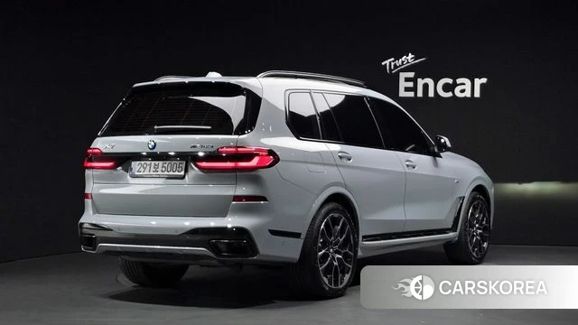 BMW X7 (G07) 2025 Серый из Кореи