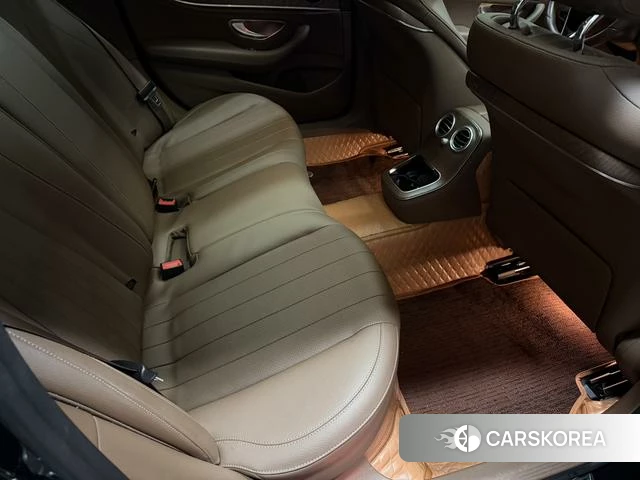 Mercedes-Benz E-class 2021 Черный из Китая