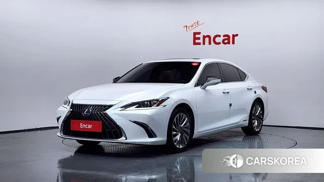 Lexus ES300h 7th generation 2021 Белый из Кореи