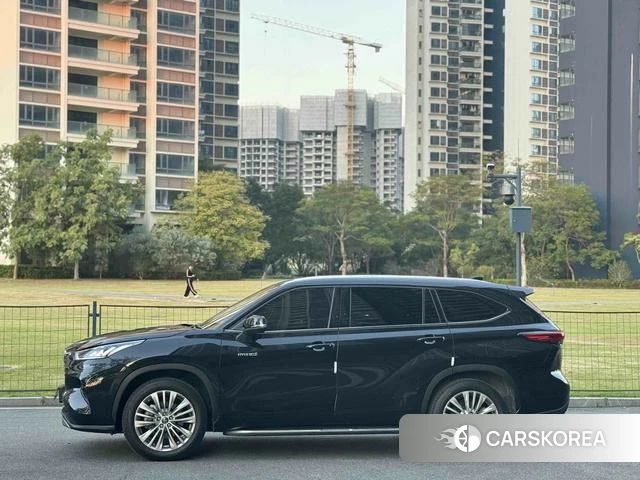 Toyota Highlander 2023 Черный из Китая