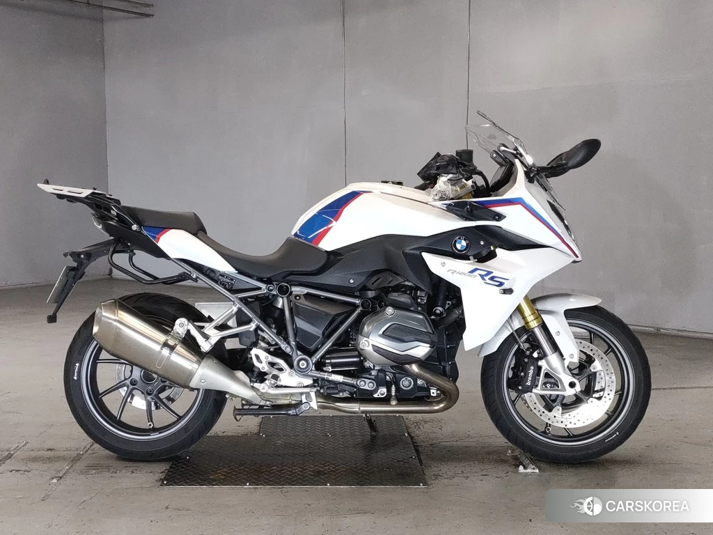 Проданный BMW R1200RS 2016 из Японии