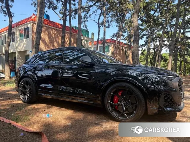 Audi RSQ8 (4M) 2025 Черный из Кореи