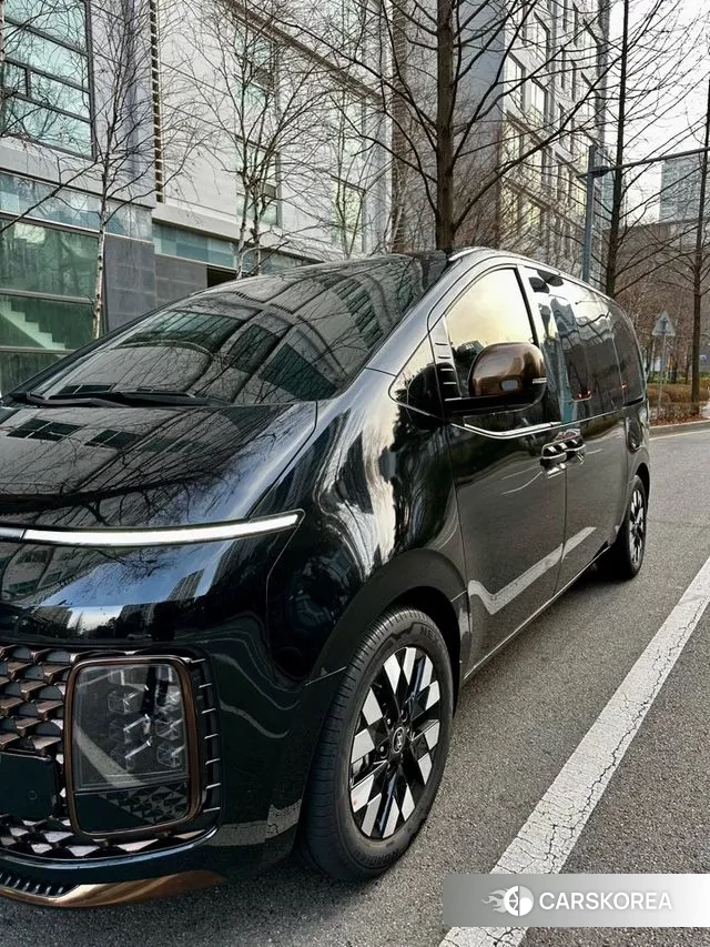 Hyundai Staria 2024 Черный из Кореи