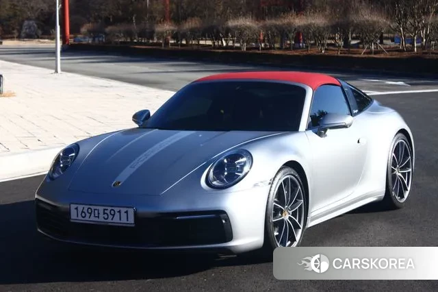 Porsche 911(992) 2024 Серебряный из Кореи