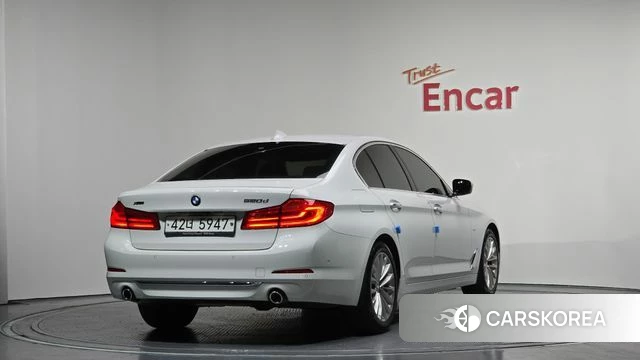 BMW 5 Series (G30) 2018 Белый из Кореи