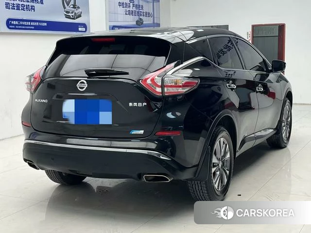 Nissan Loulan 2021 Черный из Китая