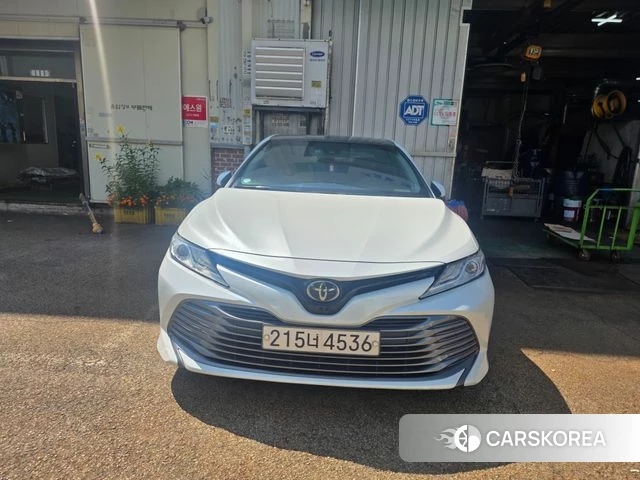 Toyota Camry (XV70) 2019 Белый из Кореи