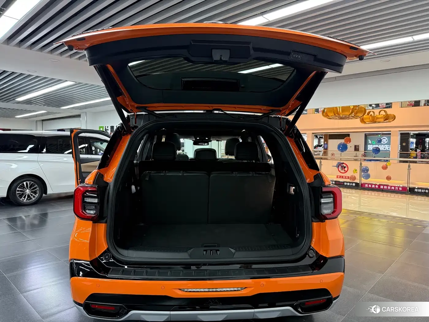 Ford Explorer 2025 Yellow/orange из Китая