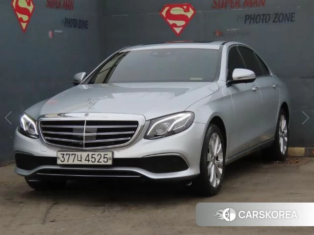 Mercedes-Benz E-Class W213 2020 Серебристо-серый из Кореи