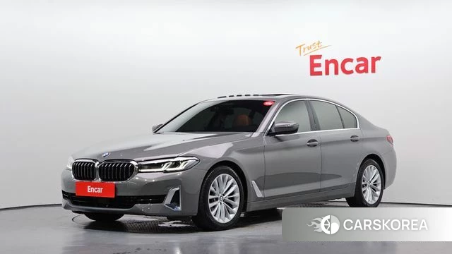 BMW 5 Series (G30) 2022 Серебристо-серый из Кореи