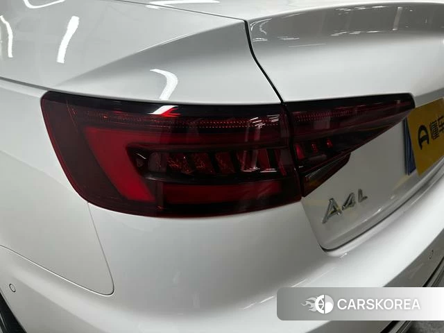 Audi A4L 2019 Белый из Китая