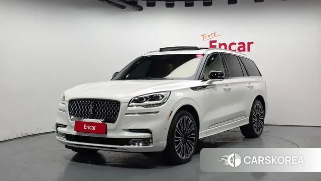 Lincoln Aviator 2nd generation 2023 Белый из Кореи