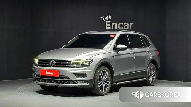 Volkswagen Tiguan Allspace 2020 Серебряный из Кореи