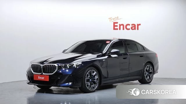 BMW 5 Series (G60) 2024 Черный из Кореи