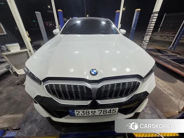 BMW 5 Series (G60) 2023 Белый из Кореи