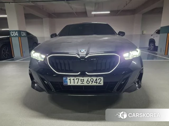 BMW 5 Series (G60) 2024 Серый из Кореи