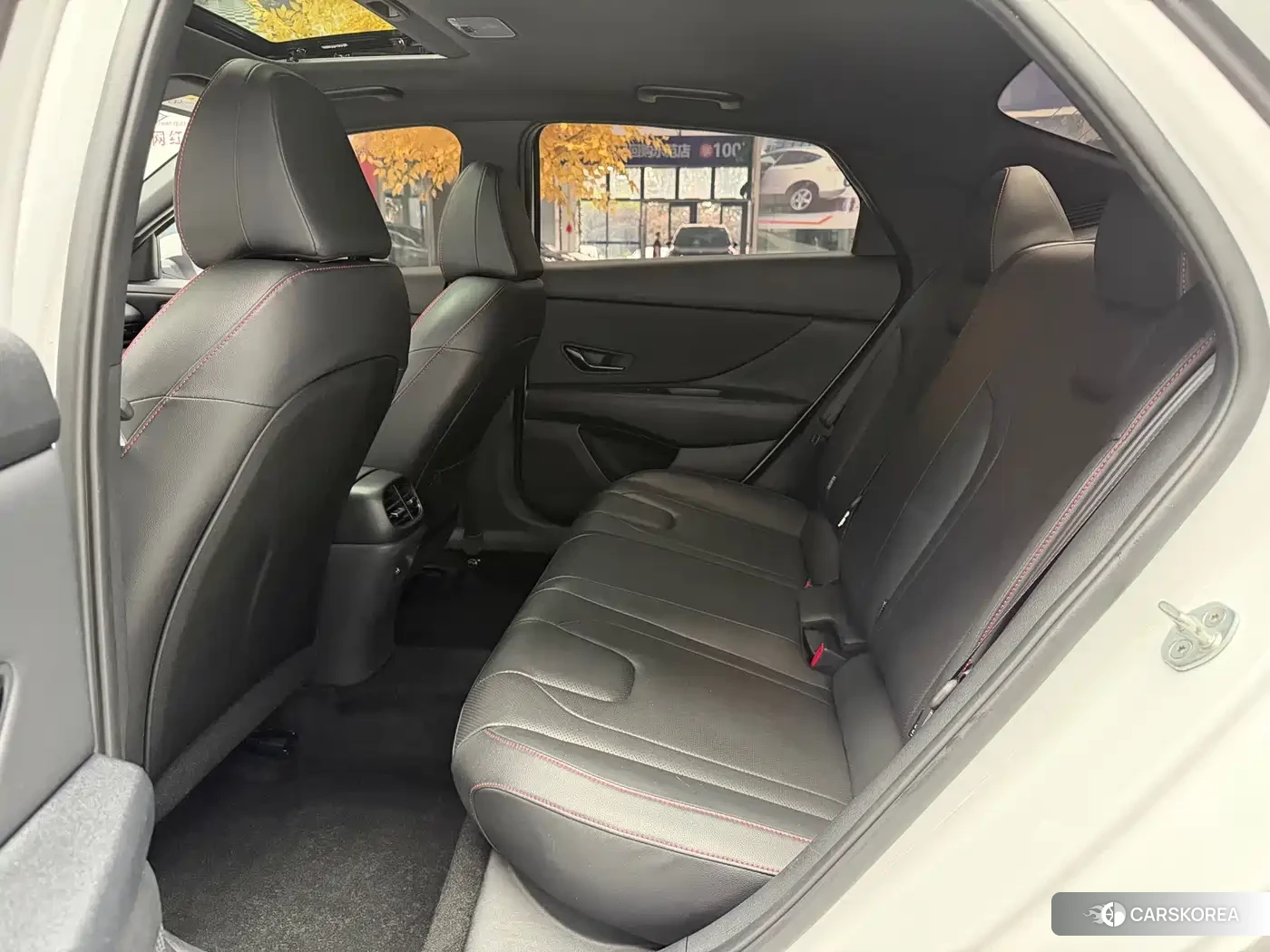 Hyundai Elantra 2022 Белый из Китая, фото 2