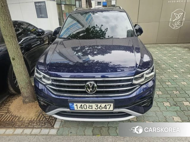 Volkswagen Tiguan Allspace 2023 Синий из Кореи