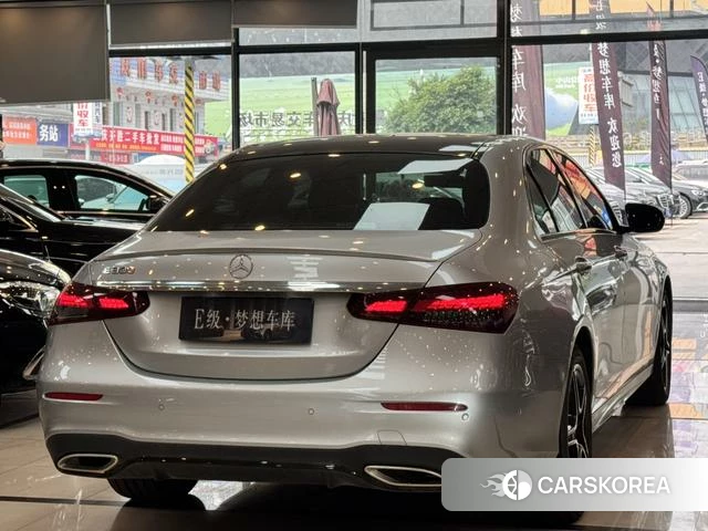 Mercedes-Benz E-class (imported) 2022 Серебристо-серый из Китая