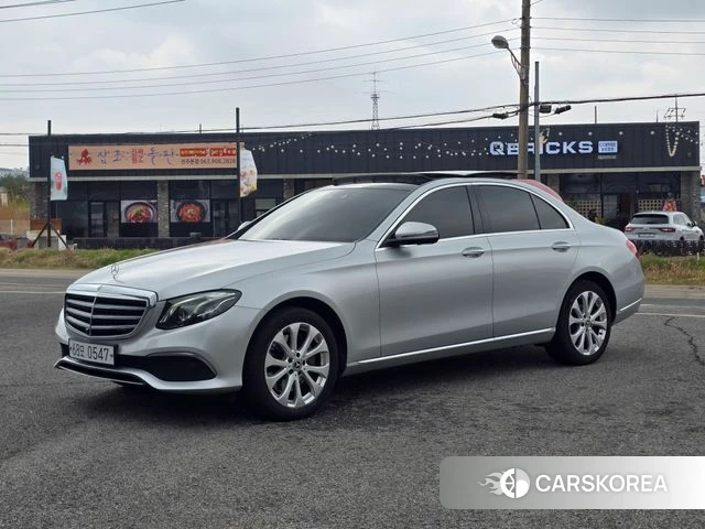 Mercedes-Benz E-Class W213 2019 Серебряный из Кореи