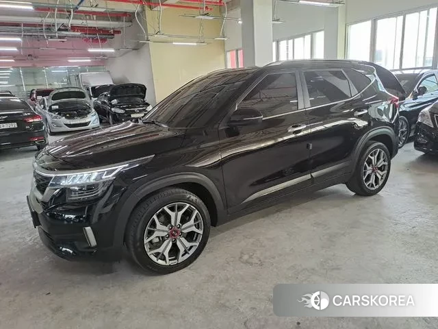 Kia Seltos 2020 Черный из Кореи