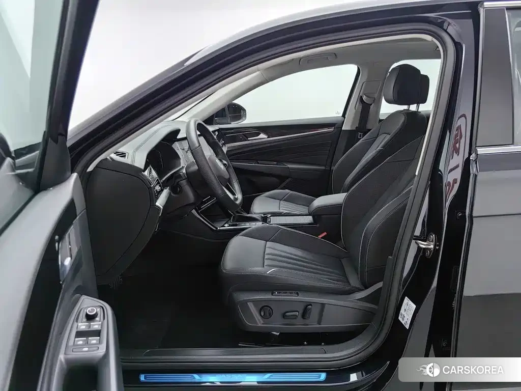 Volkswagen Passat 2024 Черный из Китая