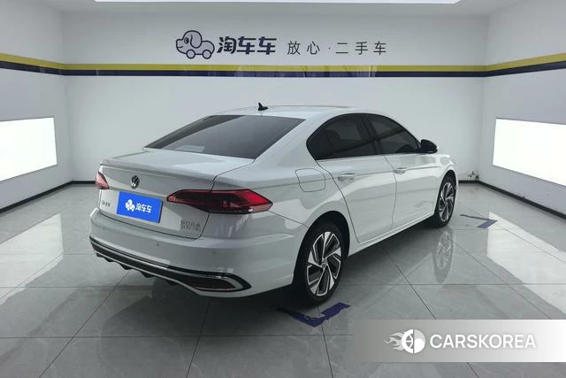 Volkswagen Bora 2023 Белый из Китая