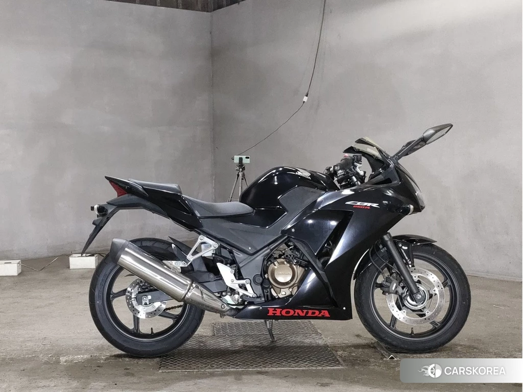 Проданный Honda CBR250R 2017 из Японии