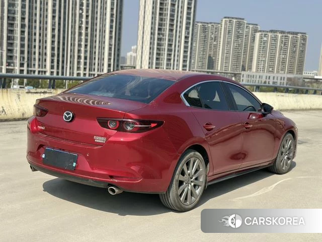 Mazda 3 Angkesaila 2023 Красный из Китая