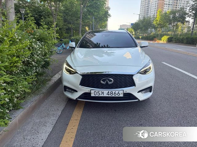 Infiniti Q30 2019 Белый из Кореи