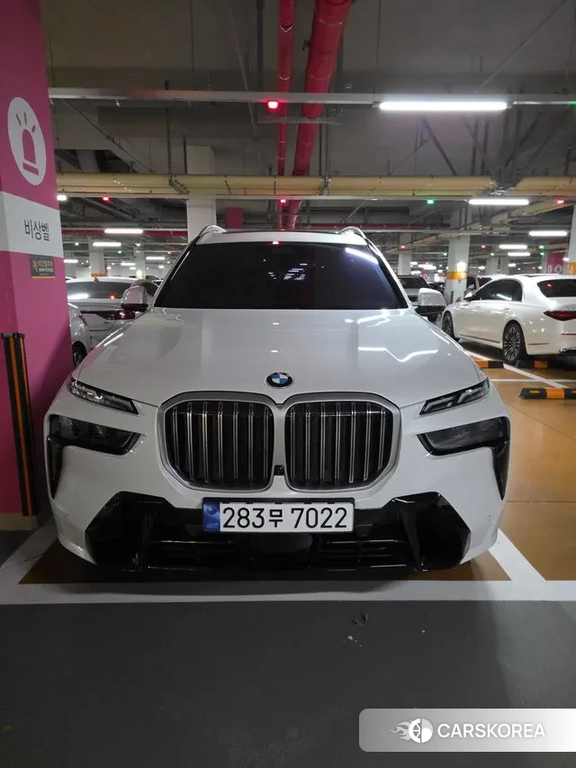 BMW X7 (G07) 2023 Белый из Кореи