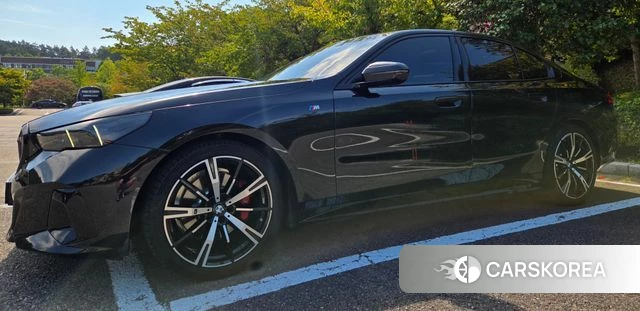 BMW 5 Series (G60) 2025 Черный из Кореи