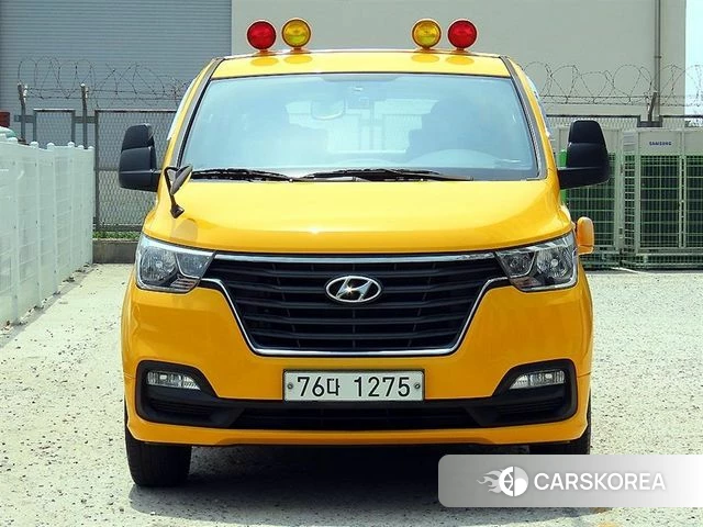 Hyundai The New Grand Starex 2019 Желтый из Кореи