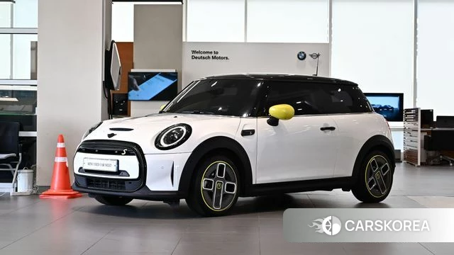 Mini Cooper Electric 2023 Белый из Кореи