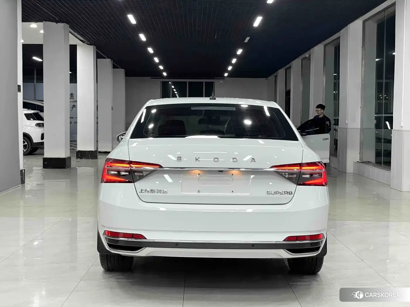 Skoda Superb 2022 Белый из Китая