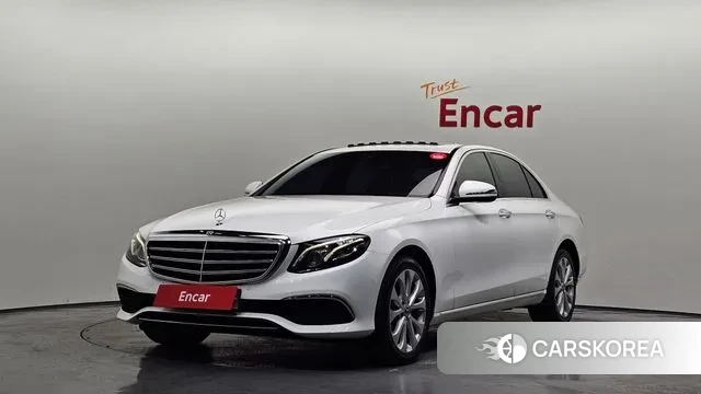 Mercedes-Benz E-Class W213 2019 Белый из Кореи
