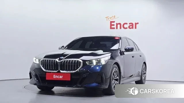 BMW 5 Series (G60) 2024 Черный из Кореи